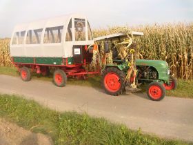 Trecker im Feld.JPG